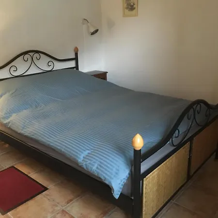 La Fleurette לינה וארוחת בוקר *